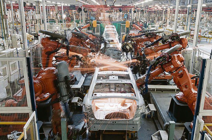 por qué es caro producir autos en el país
